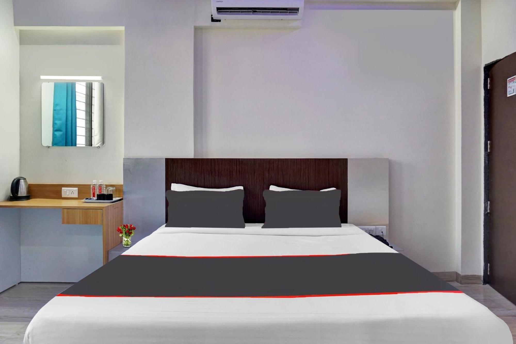 Super Collection O Eon Inn Near Pune Airport Kharadi Εξωτερικό φωτογραφία